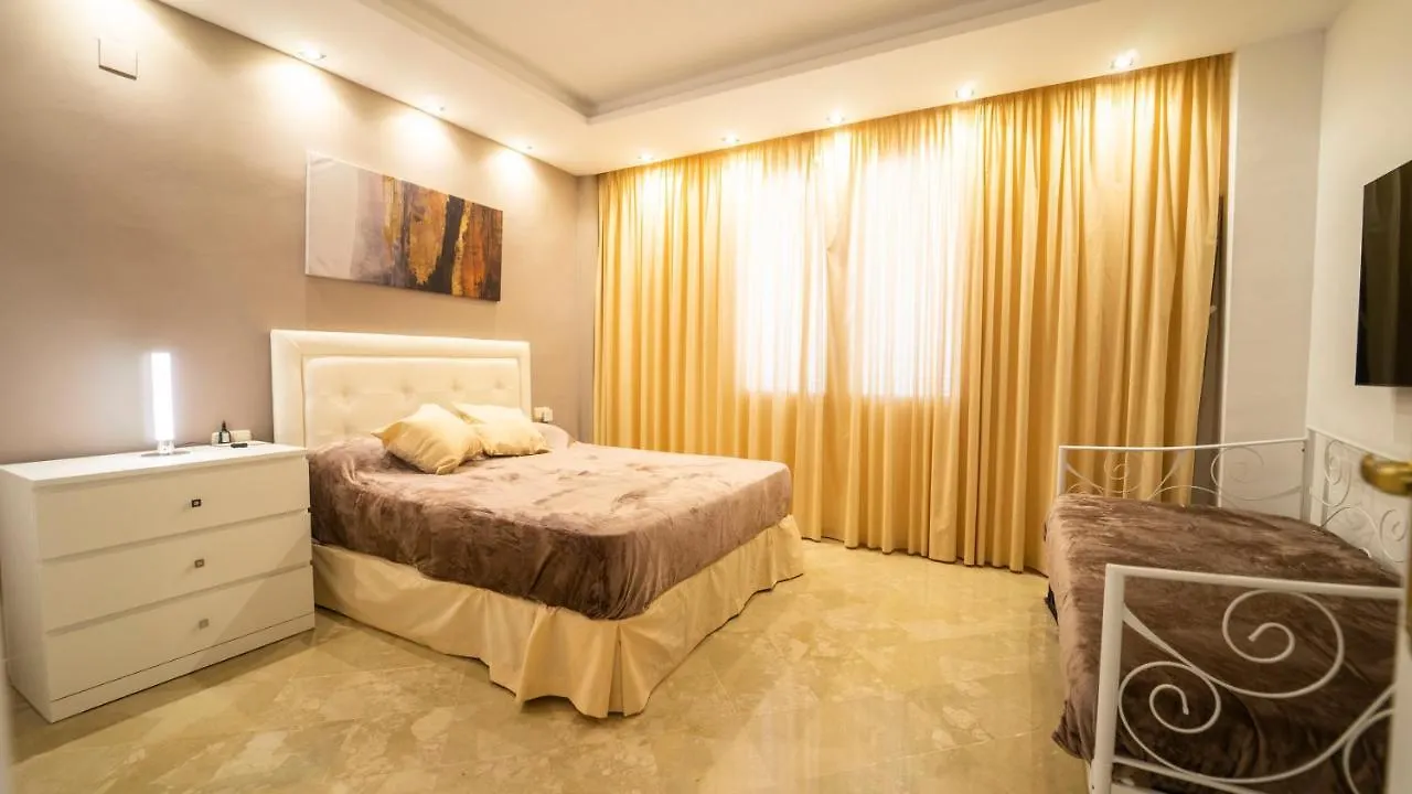 Aixa Serrallo Aparts Apartment Granada